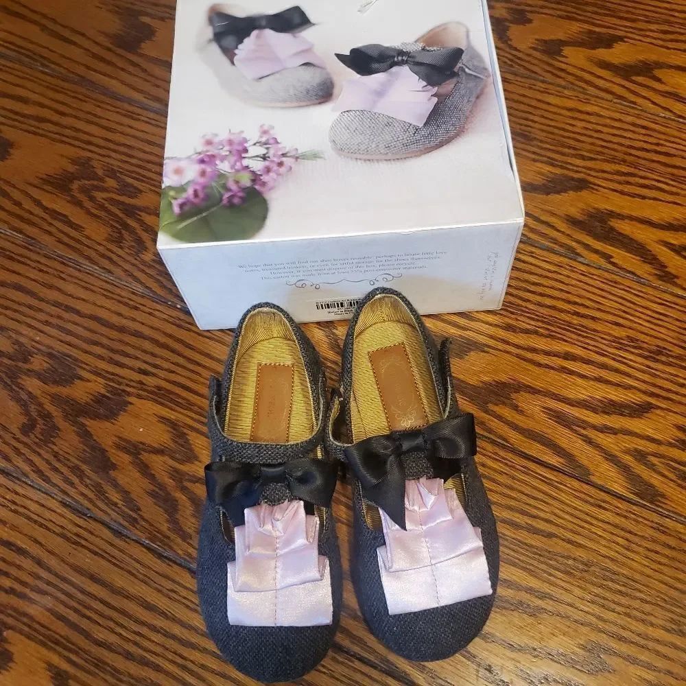 Joyfolie Harlowe in black pink bow shoes sz 12
